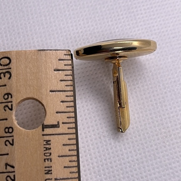 Mens Cufflinks Stagecoach US Mail Carrier Gold Tone Black Horse and Carriage - Picture 11 of 14